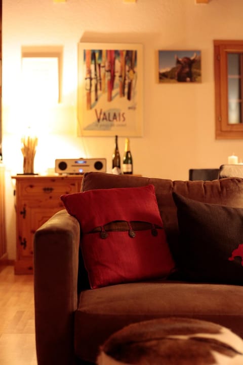 Night, Living room, Decorative detail, Seating area