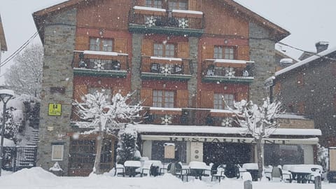 Property building, Facade/entrance, Winter