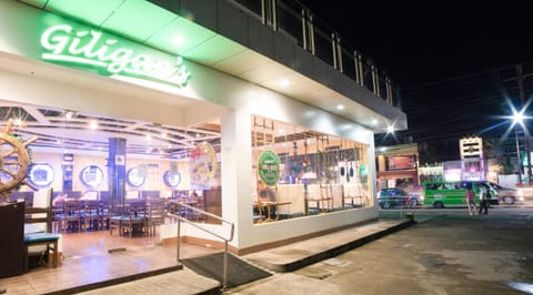 RedDoorz Plus near Rizal Junction Hotel in Puerto Princesa