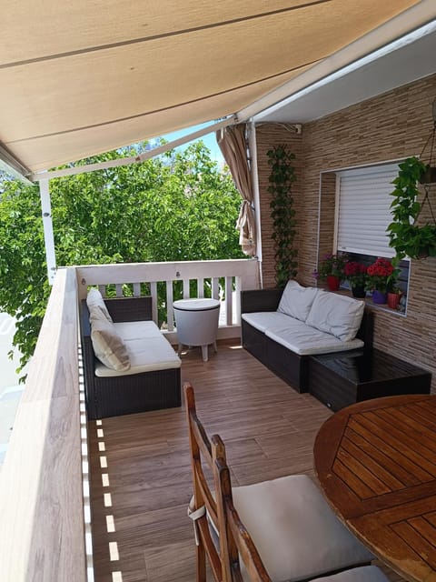 Day, Balcony/Terrace, Garden view