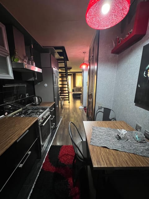 Kitchen or kitchenette, pet friendly, stove