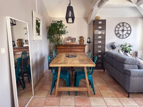 Living room, Dining area