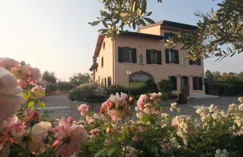 Property building, Facade/entrance, Garden view