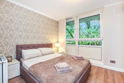 Sach's 2 Bedrooms Apartment - No lift Condo in London Borough of Islington