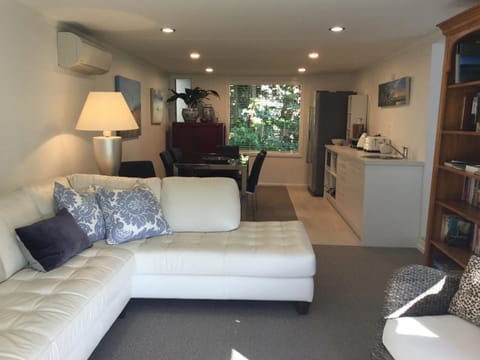 Kitchen or kitchenette, Living room, Photo of the whole room, Dining area