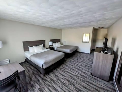 Quality Inn & Suites Munising Hotel in Wisconsin
