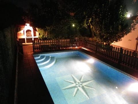 BBQ facilities, Pool view, Swimming pool, Swimming pool