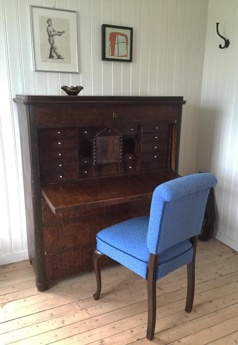 Summer, Library, Decorative detail, Bedroom