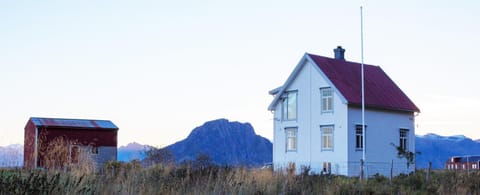 Property building, Autumn, Garden view, Mountain view