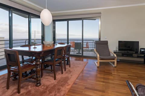 TV and multimedia, Living room, Dining area