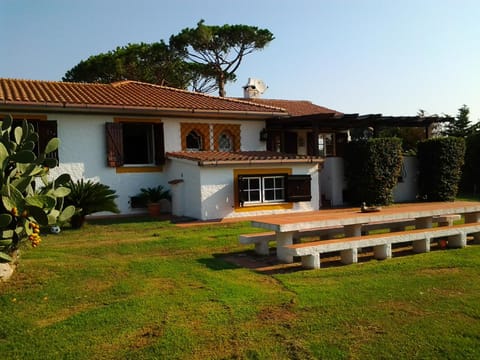 Villa con Piscina al Circeo in un oasi di parco House in San Felice Circeo