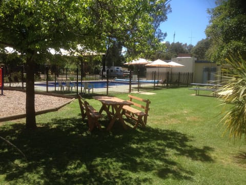 Nagambie Caravan Park & Motel Campground/ 
RV Resort in Nagambie