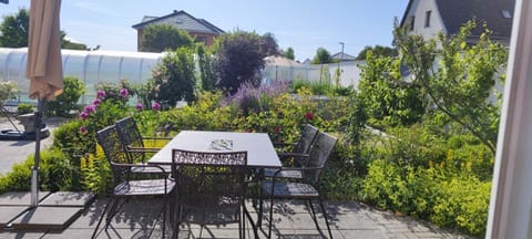 Balcony/Terrace, Garden view