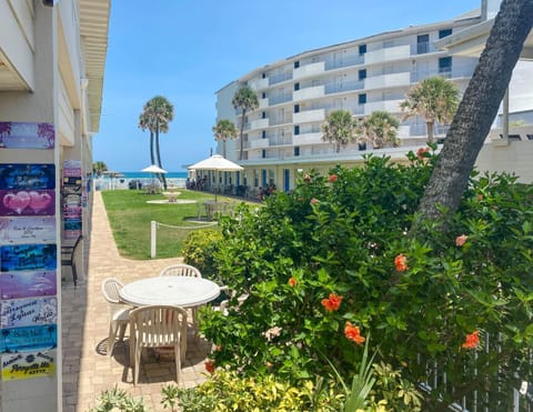 Ocean Court Beachfront Hotel Motel in Daytona Beach Shores