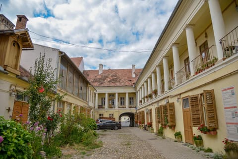 History Apartments Piata Mare Condominio in Sibiu