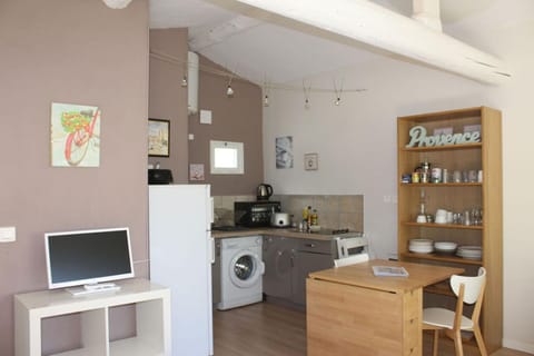 Studio entre Nice et Cannes Haus in Roquefort-les-Pins