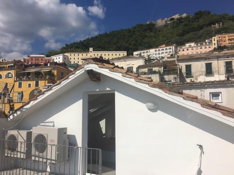 Facade/entrance, Balcony/Terrace, City view, Landmark view, Mountain view