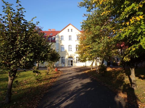 Property building, Facade/entrance, Neighbourhood