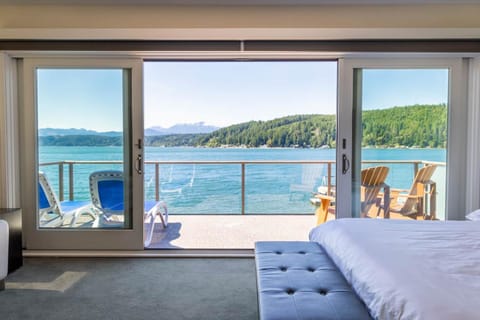 Bed, View (from property/room), View (from property/room), Balcony/Terrace, Beach, Bedroom, Mountain view, Mountain view, Sea view, Sea view