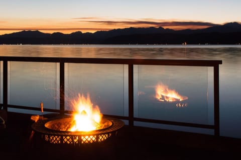 Luxury Lookout Hood Canal Vacation Rental House in Hood Canal