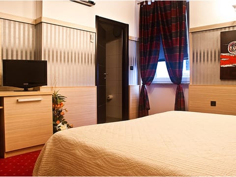 Seating area, Bedroom