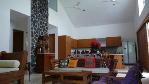 Ronia Mountain Villa Lembang Chambre d’hôte in Lembang