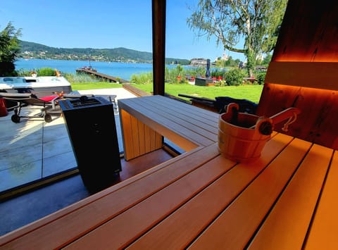 Day, Natural landscape, Sauna, View (from property/room), Balcony/Terrace, Lake view