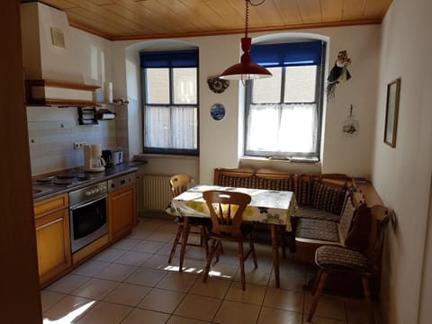 Photo of the whole room, Seating area, Dining area, kitchen