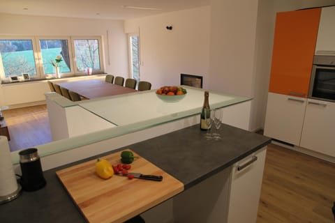 Kitchen or kitchenette, Seating area, Dining area