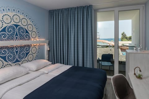 Bed, Photo of the whole room, Bedroom, Sea view