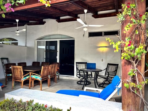 Casa Romantica De Playa Villa in Ixtapa Zihuatanejo