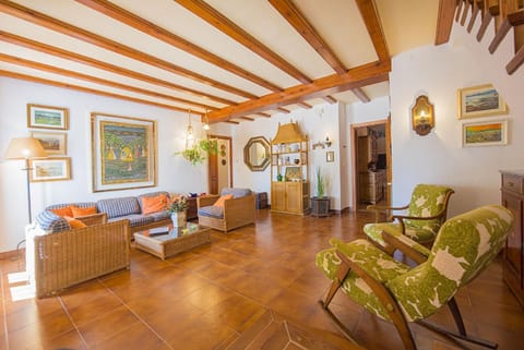 Communal lounge/ TV room, Living room