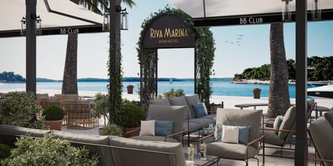 Property building, Restaurant/places to eat, Day, Balcony/Terrace, Seating area, Sea view, Breakfast