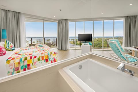 Bathroom, Photo of the whole room, Decorative detail, Seating area, Bedroom, Sea view