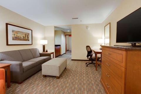 Drury Inn & Suites Charlotte Arrowood Hotel in Charlotte