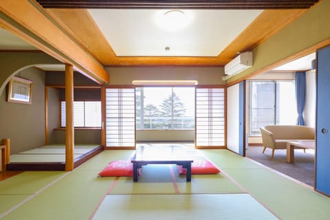 Ooedo Onsen Monogatari Premium Yamashitaya Ryokan in Ishikawa Prefecture