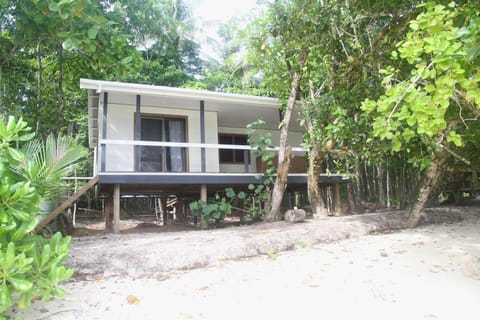 Facade/entrance, Balcony/Terrace