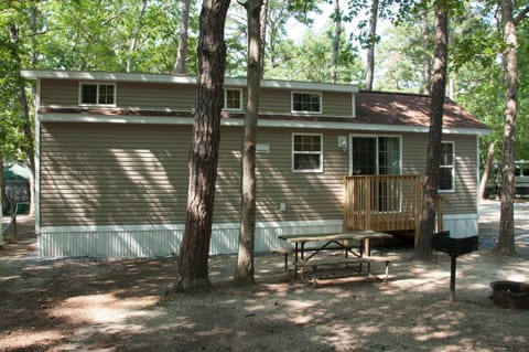Sea Pines Loft Cottage 7 Campground/ 
RV Resort in Middle Township