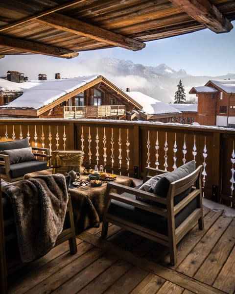 Natural landscape, Winter, View (from property/room), Balcony/Terrace, Seating area, Dining area, Mountain view, Breakfast