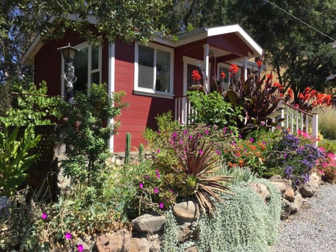 Amitabha Wine Country Cottage Casa in Santa Rosa