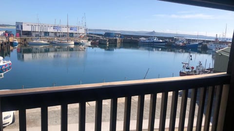 Sail Loft Lookout - Modern Harbourside Apartment with Character Features - 101 Eigentumswohnung in Penzance