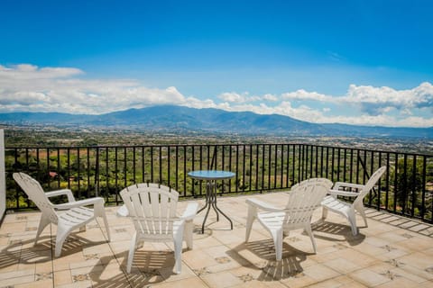 Balcony/Terrace, Mountain view