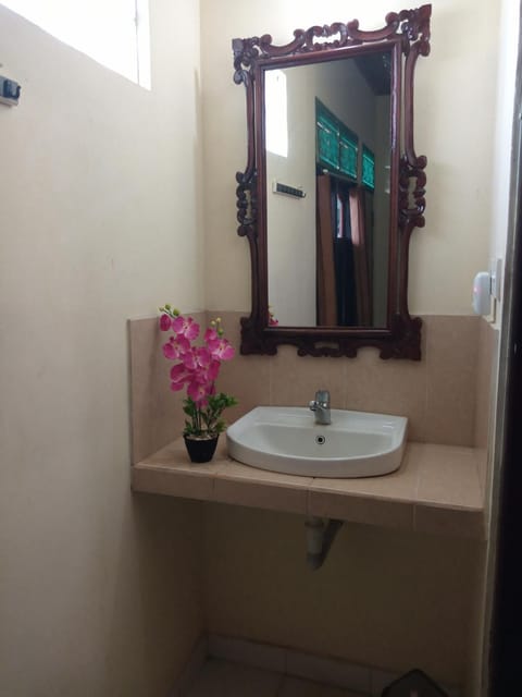 Damuh Guest House Bed and Breakfast in Sukawati