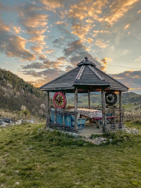 BBQ facilities, Garden, Garden view, Lake view