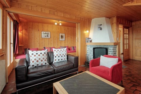 Living room, fireplace