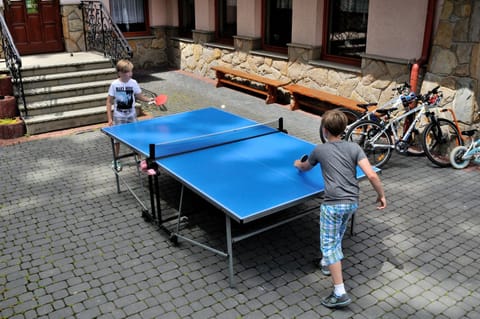 Garden, Table tennis, Table tennis, young children