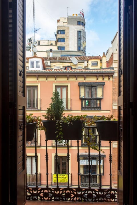 Balcony/Terrace, City view, Street view