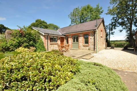 Patio, Facade/entrance, BBQ facilities, Garden, Seating area, Pets