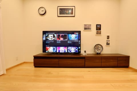 Communal lounge/ TV room, TV and multimedia