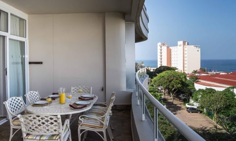 302 Oyster Schelles - by Stay in Umhlanga Condo in Umhlanga